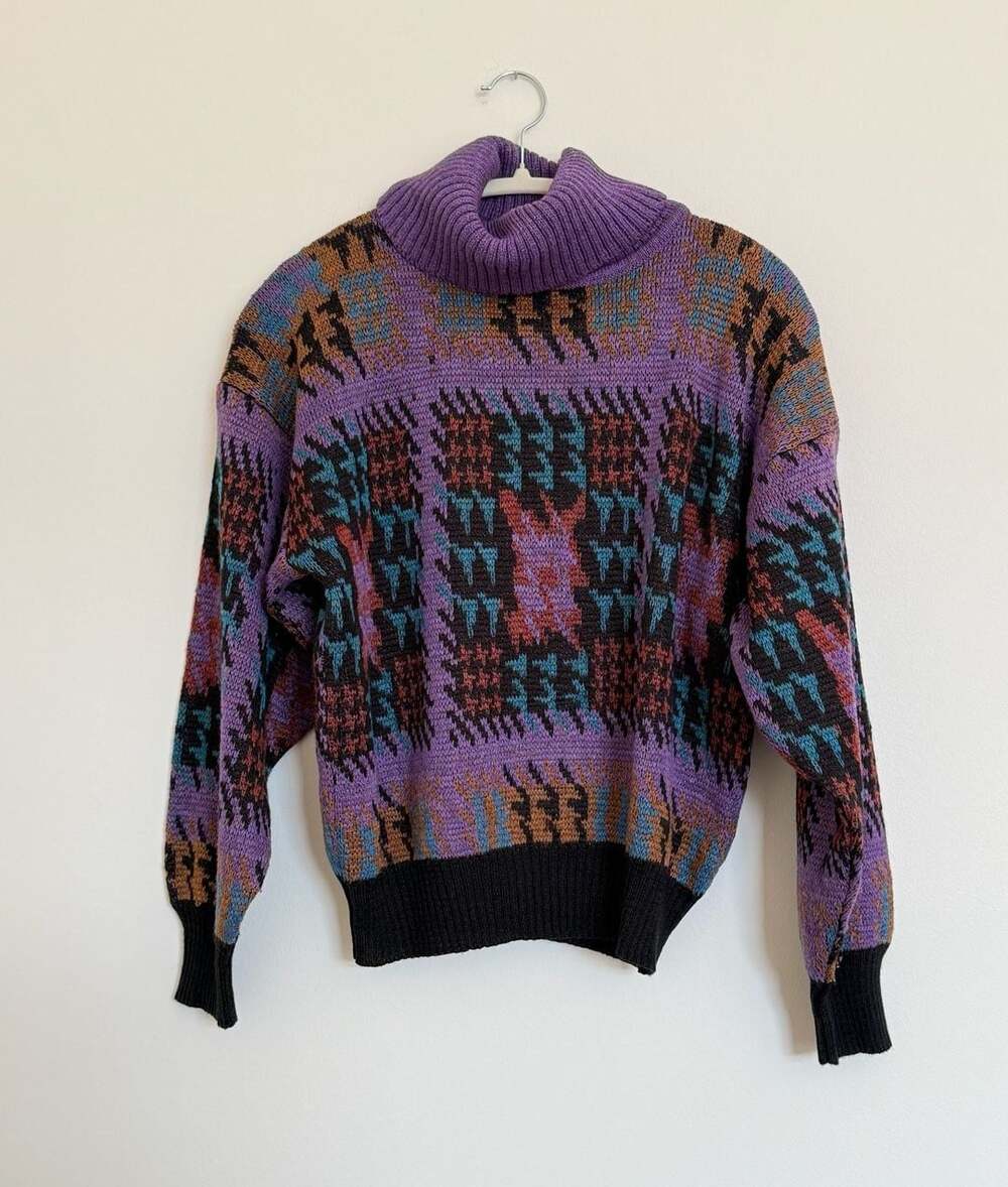Vintage Knitwear Hand Loomed Purple Geometric Pattern Turtleneck Sweater Size L